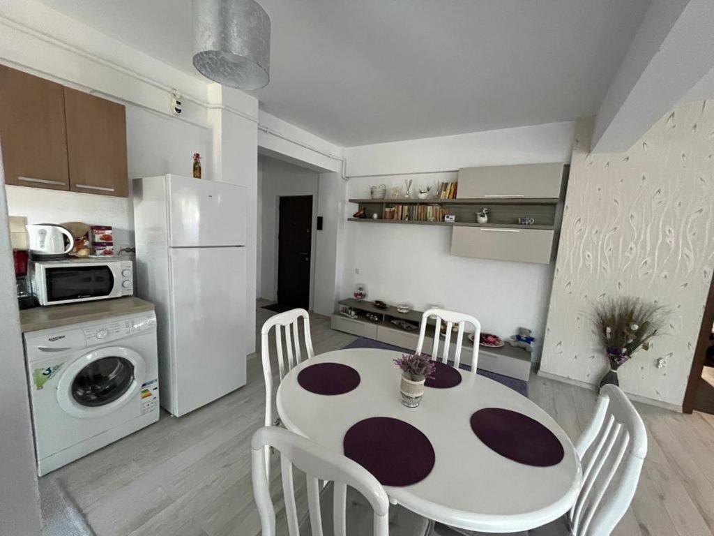Deny'S Apartament กูรา ฮูมอรูลุย ภายนอก รูปภาพ