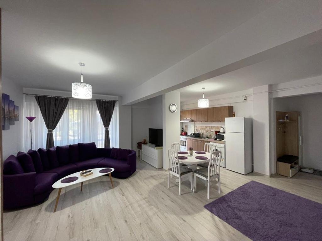 Deny'S Apartament กูรา ฮูมอรูลุย ภายนอก รูปภาพ