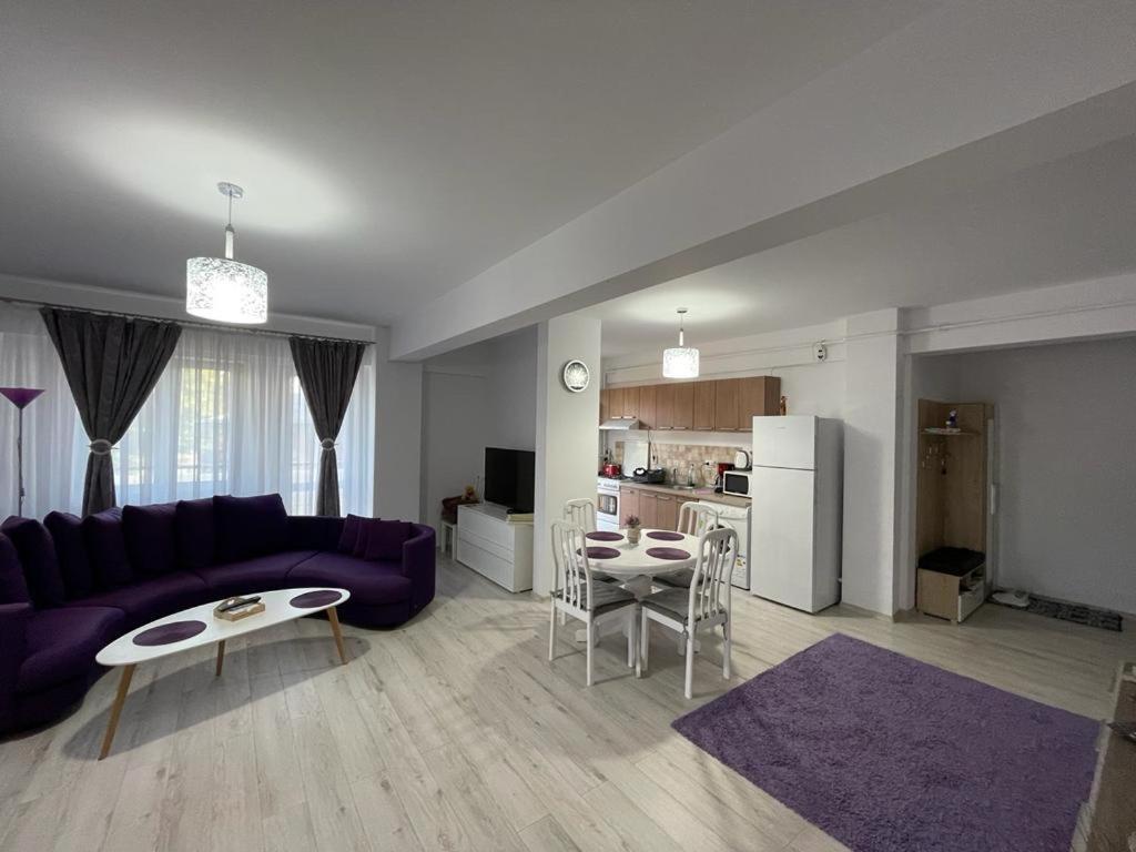 Deny'S Apartament กูรา ฮูมอรูลุย ภายนอก รูปภาพ